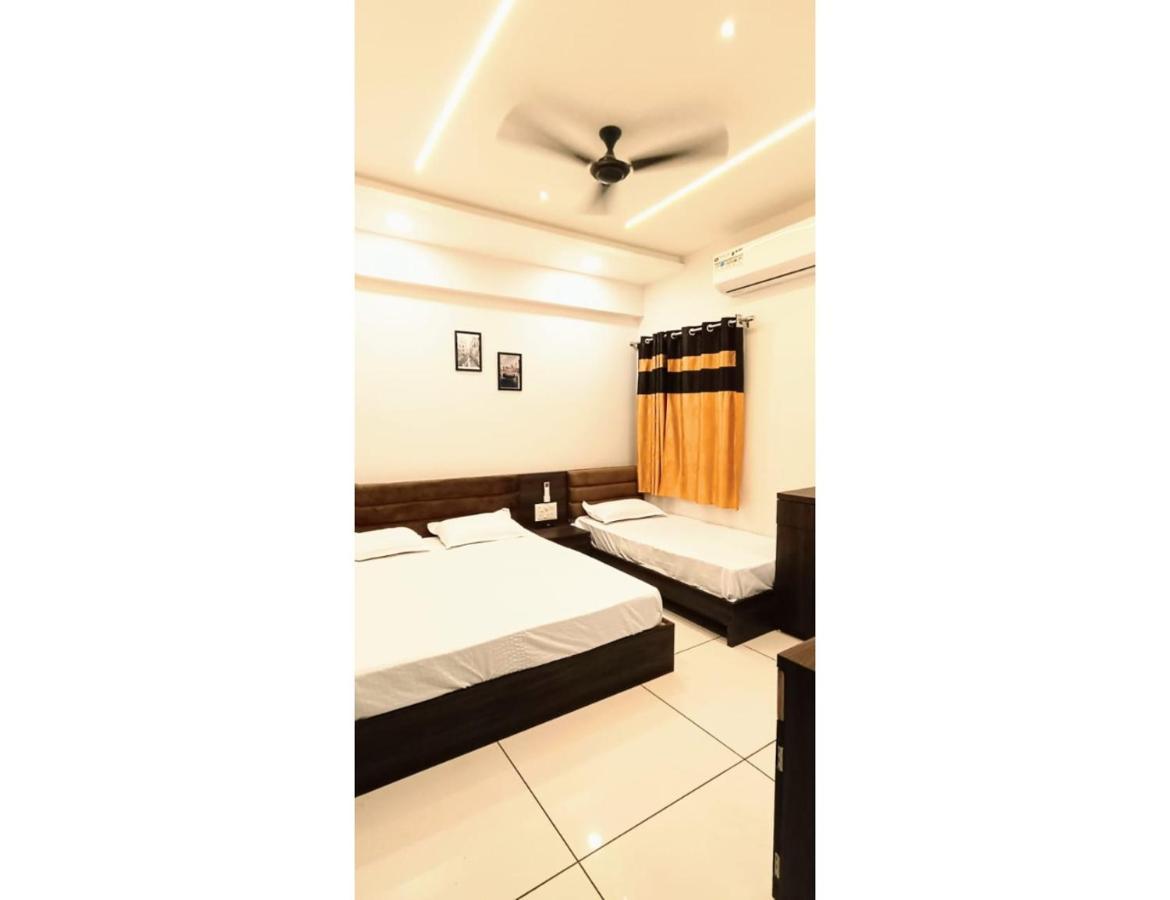 Hotel Shri Nivasa Inn, Kothi Godarpura Exterior photo